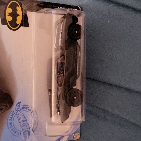 Batman Hot Wheels 181/250 - Picture 5 of 6